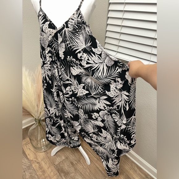 Designed in Hawaii- Spaghetti Strap Hawaiian Print Jumpsuit - Picture 5 of 12